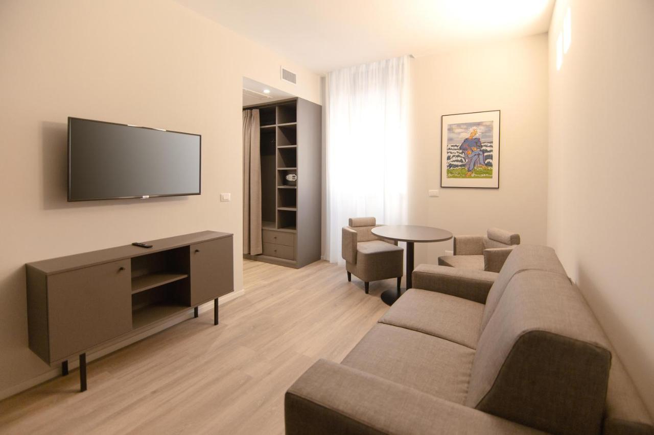 Palazzo Bellocchi - Suites & Apartments Brindisi Exterior photo