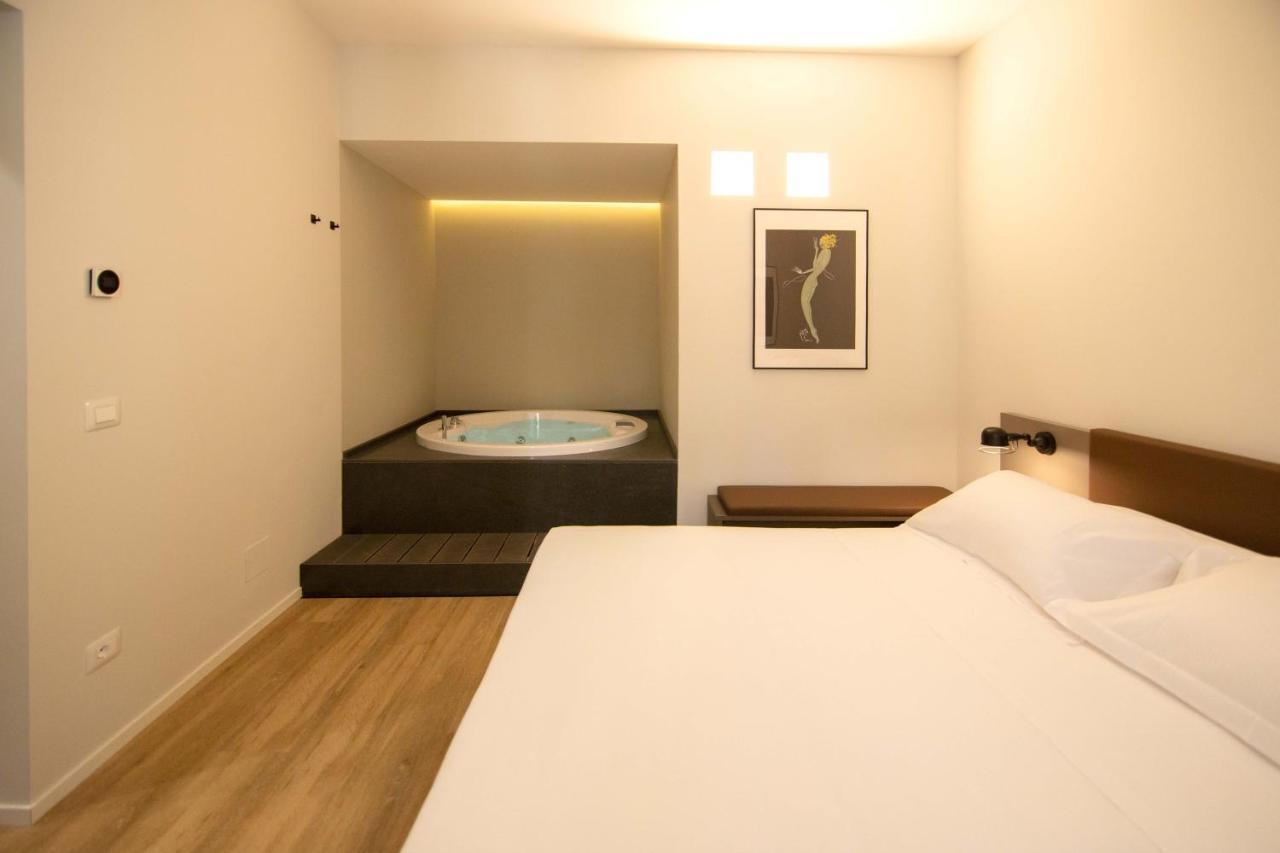 Palazzo Bellocchi - Suites & Apartments Brindisi Exterior photo