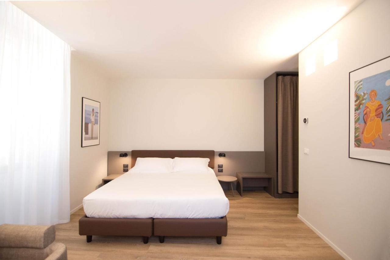 Palazzo Bellocchi - Suites & Apartments Brindisi Exterior photo