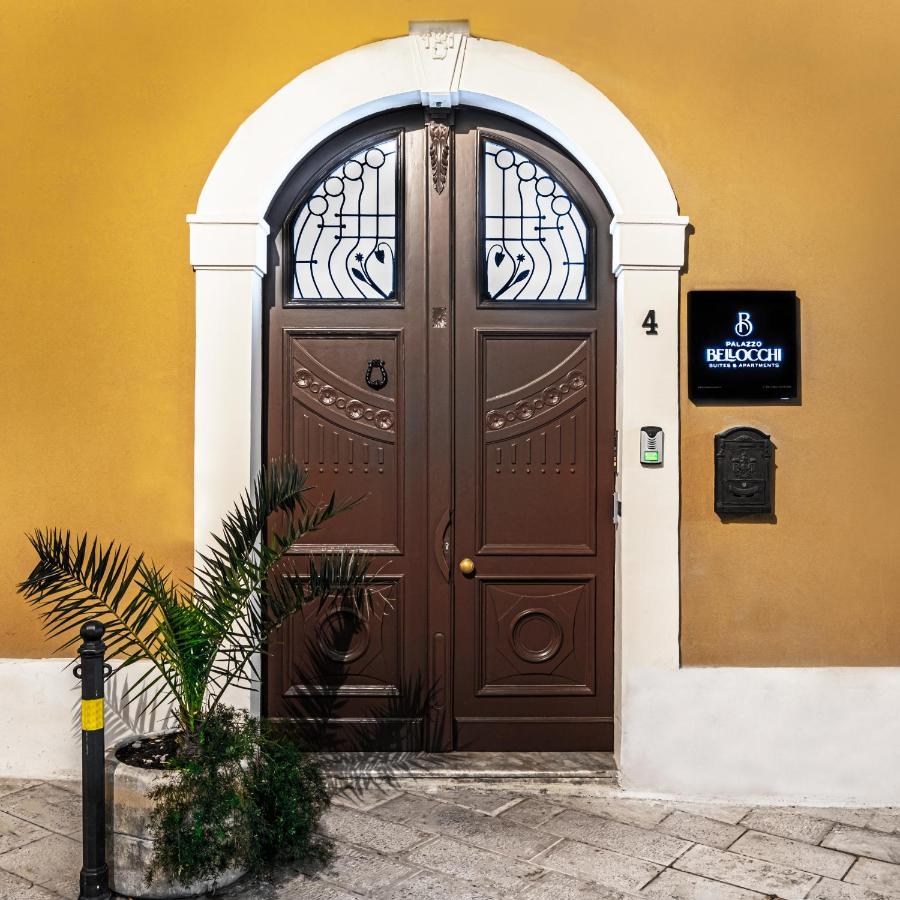 Palazzo Bellocchi - Suites & Apartments Brindisi Exterior photo